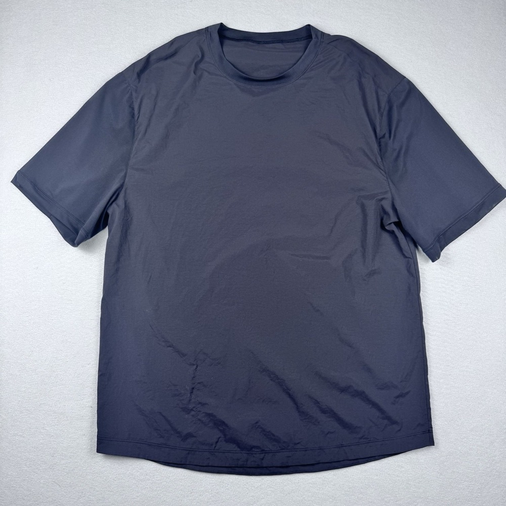 Lululemon Nylon T-Shirt Men L Black Short Sleeve Slim Fit Casual Curved Hem